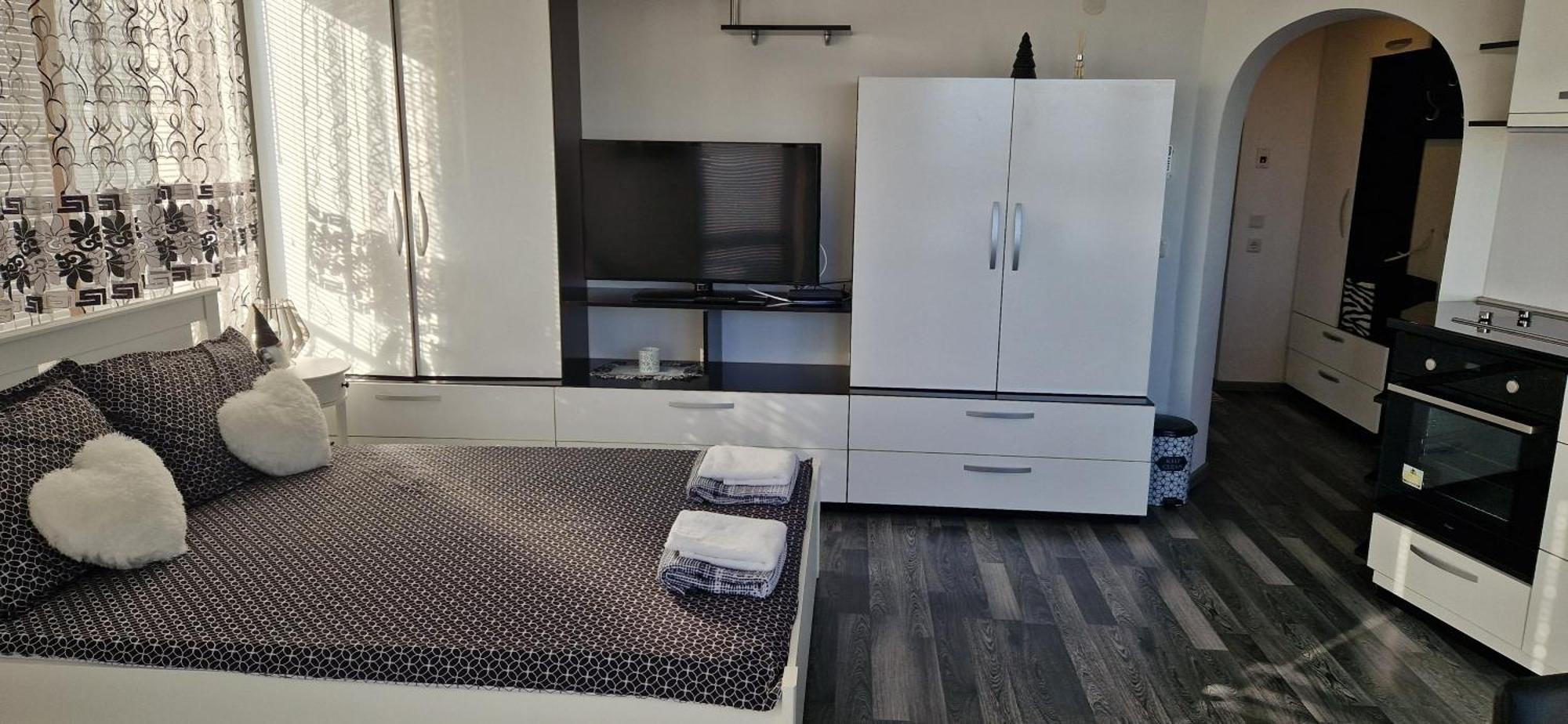 Black And White Apartment Karlovo Exteriör bild